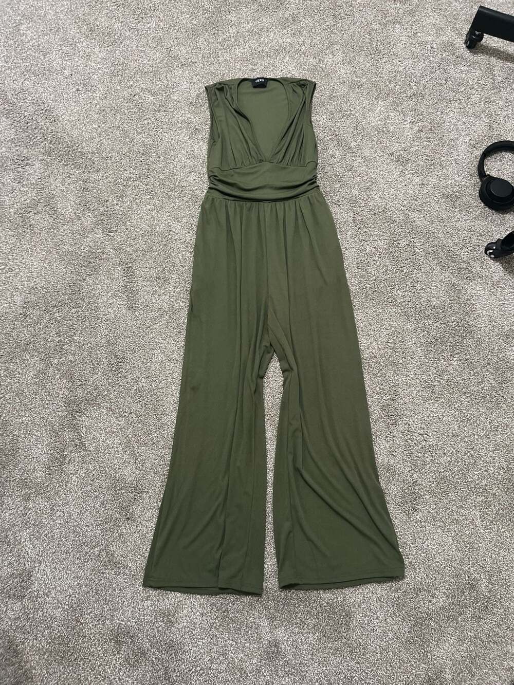 Cider Olive Green Ribbed Deep V-Neck Wide Leg Jumpsuit Size S